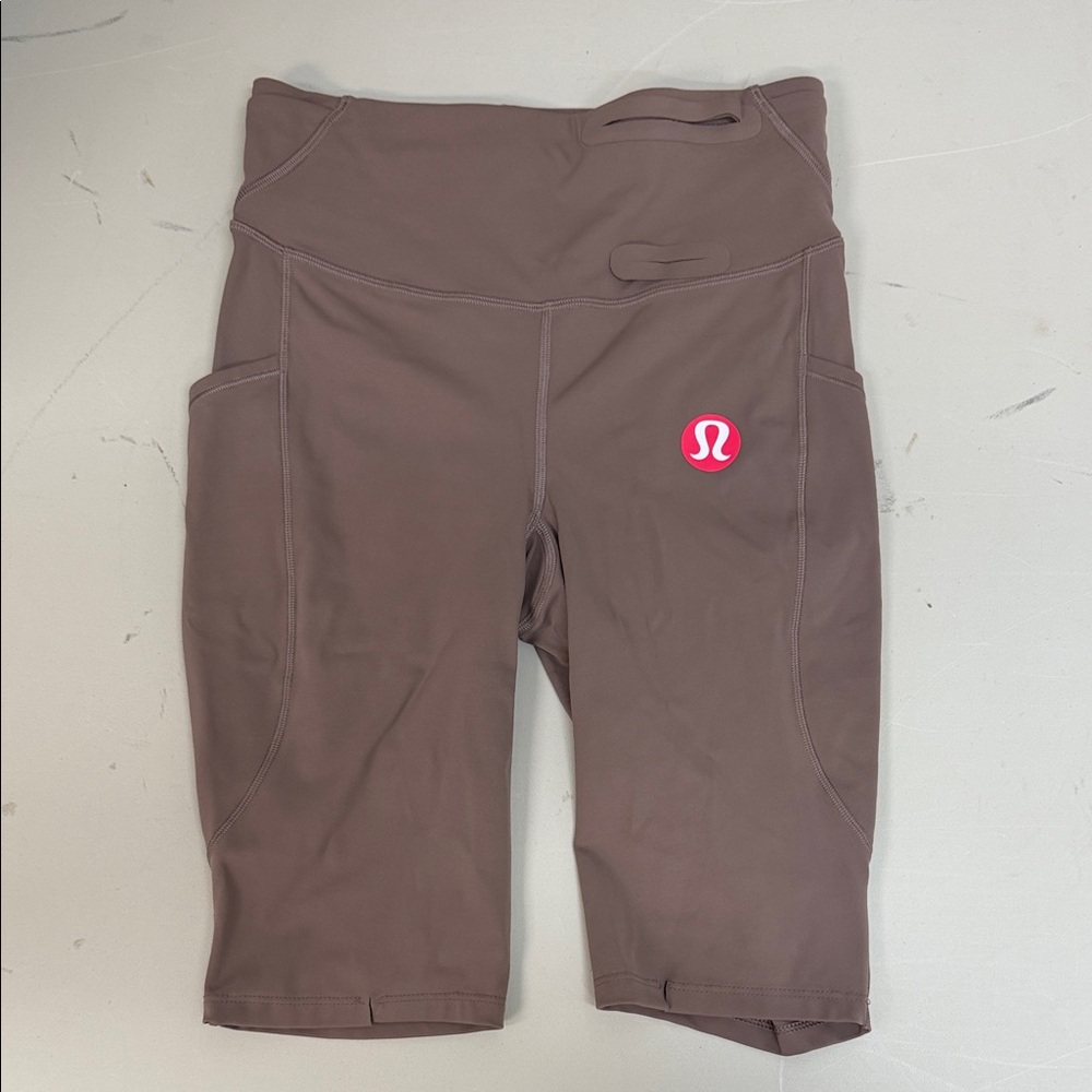 Lululemon 5 pocket HR 8” Inseam Running Shorts Sz 6 in Taupe!